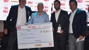 Golf turnuvasında şampiyon Jason Evans