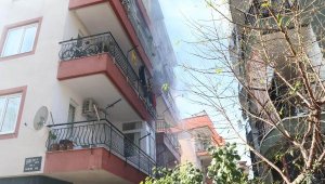 Gözyaşları arasında evlerinde çıkan yangını izlediler