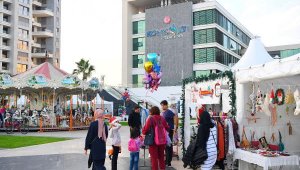 Konyaaltı'nda Yılbaşı Çarşısı'na yoğun ilgi