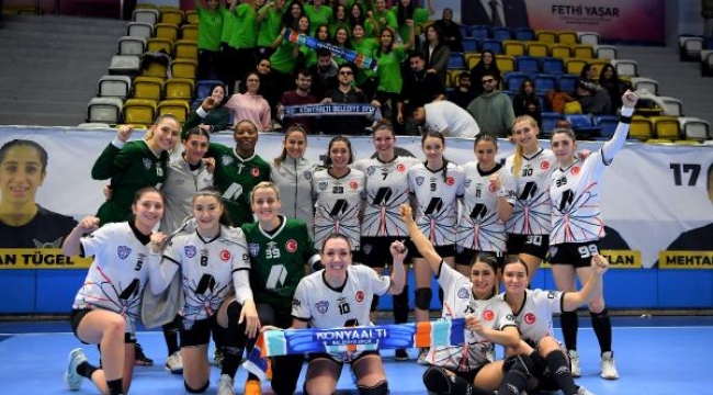 Mavi Kelebekler, ilk yarıyı 3'ncü sırada tamamladı