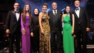 Mermer firması kuruluş yılını Gülben Ergen'le kutladı