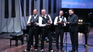 Piyano festivalinden müzik ve mizahın birleştiği muhteşem açılış