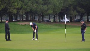 Profesyonel ve amatör golfçülerin mücadele ettiği golf turnuvası başladı