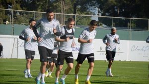 Trabzonspor, çalışmalarını Antalya kampında sürdürüyor