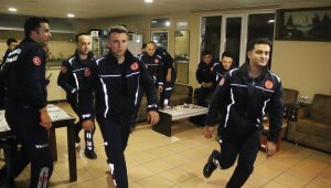 Antalya'da itfaiye ekipleri yeni yıla iş başında girdi