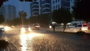 Antalya'da metrekareye 145 kilo yağmur, hızı 122 kilometreye ulaşan fırtına
