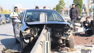 Bariyer, motor kısmından girip kapıdan çıktı; Cansu güçlükle kurtarıldı
