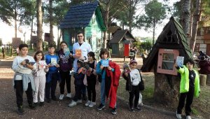 Çocuklar, Dokuma Park'taki kütüphaneleri gezdi