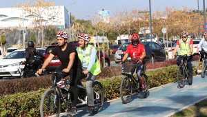Görme engelliler farkındalık oluşturmak amacıyla pedal çevirdi