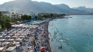 Kemer'e 2022'de nüfusunun 87 katı ziyaretçi