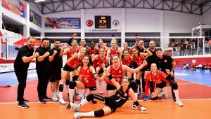 Muratpaşa'nın Sultanları, lider Göztepe'yi yine mağlup etti