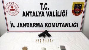 Serik'te jandarmadan uyuşturucu operasyonu