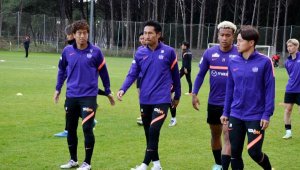 Skibbe'nin çalıştırdığı Japonya'nın Hiroshima takımı kamp için Belek'te