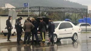 Tamir sonrası deneme sürüşü yaptığı otomobilde yangın çıktı