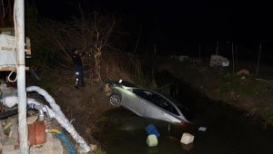 Antalya Serik'te otomobil dereye uçtu: 1 yaralı