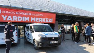 Antalya'daki depremzedeler ihtiyaçlarını Cam Piramit Afet Merkezi'nden temin ediyor