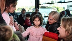 Antalya'ya gelen depremzedelere yardım eli