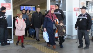Gaziantep'ten 312 kişilik ilk depremzede kafilesi Antalya'ya geldi
