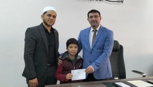 Harçlıklarını depremzedelere bağışladı