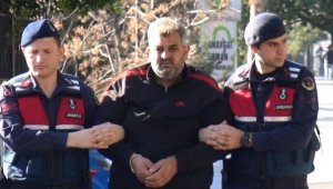 Hatay'da yıkılan binanın müteahhidi 'depremzede' olarak kaldığı otelde yakalandı