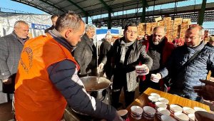 Kepez'den deprem bölgesine sıcak çorba