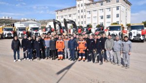 Kepez'in ekipleri deprem bölgesi için yolda