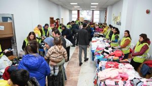 Manavgat Belediyesi depremzedeleri yalnız bırakmıyor