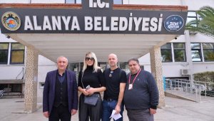 Turistten depremzedelere konteyner bağışı