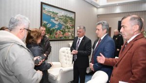 Validen depremzedeye ziyaret