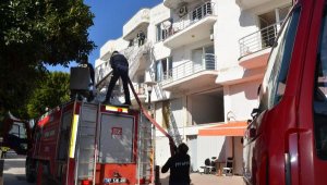 Yangında mahsur kalan 3 kişiyi evden itfaiye kurtardı