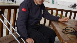 2 yıl önce yangınla mücadeleye katıldığı Antalya'ya, bu kez depremzede olarak geldi
