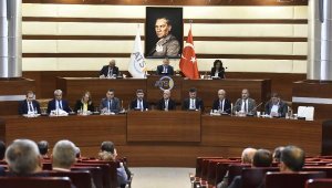 Bahar: Otellerde 7 bin afetzede kaldı