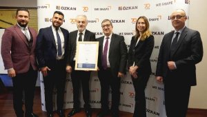 CK Enerji Akdeniz Elektrik'ten, Özkan Çelik'e Yeşil Enerji Sertifikası
