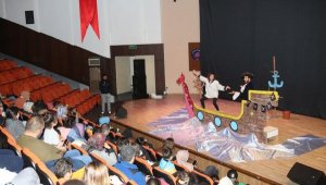 Depremzede çocukların yaraları sanatla sarılıyor