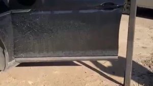 Eski başkanın oğlunun otomobili kurşunlandı