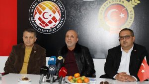 Hasan Çavuşoğlu: Türk futbolu da Türk hakemleri de baskı altında