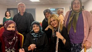 Huzurevi sakinlerine flütlü moral