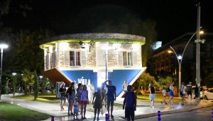 Kemer'deki ters eve 29 bin ziyaretçi