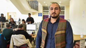 Koli taşırken geliştirdiği programla depremzedelere yardımı kolaylaştırdı