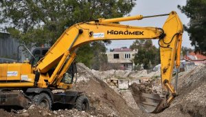 Konyaaltı'nda dere yatakları genişletiliyor