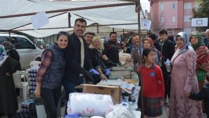 Korkuteli'nde öğrencilerden depremzedeler için kermes