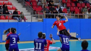 Mavi Kelebekler'in bileği bükülmüyor