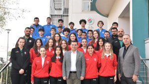 Tütüncü, basketbolcuları ağırladı