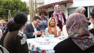 Tütüncü, depremzedeler için magnet yaptı