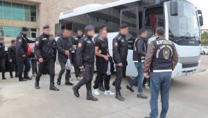 Aranan 62 kişi yakalandı