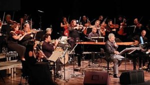 Atilla İlhan şarkılarıyla anıldı