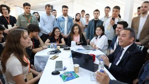 Başkan Böcek: Antalya'yı gençlerle yönetmeye devam edeceğim