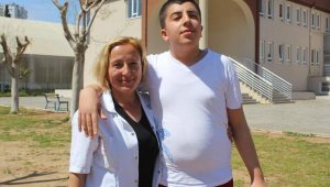 Çocuğuna otizm teşhisi koyulunca, doktora 'İlaç verseniz düzelir mi' diye sormuş
