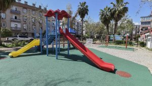 Çocuklar için parklara esnek zemin