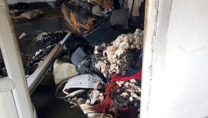 Evde çıkan yangında 2 bebekten biri öldü, diğeri yaralandı